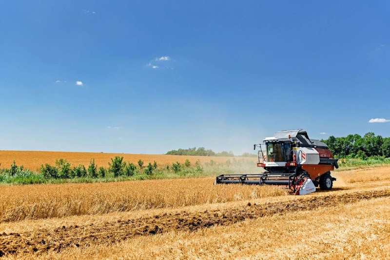 Что обеспечивает эффективность системы очистки на комбайне VECTOR?